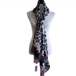 🆕️⬇️🎉HOST PICK🎉 Vince Camuto Leopard Print With Pop Stripe Scarf